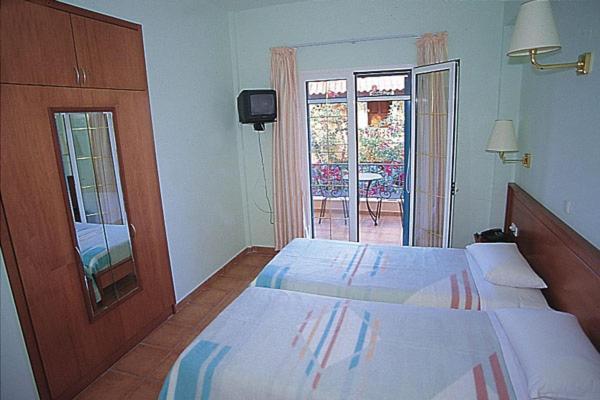 Poseidon Apartments Агиос-Гордиос Экстерьер фото