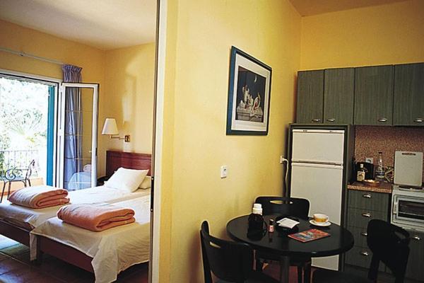 Poseidon Apartments Агиос-Гордиос Экстерьер фото