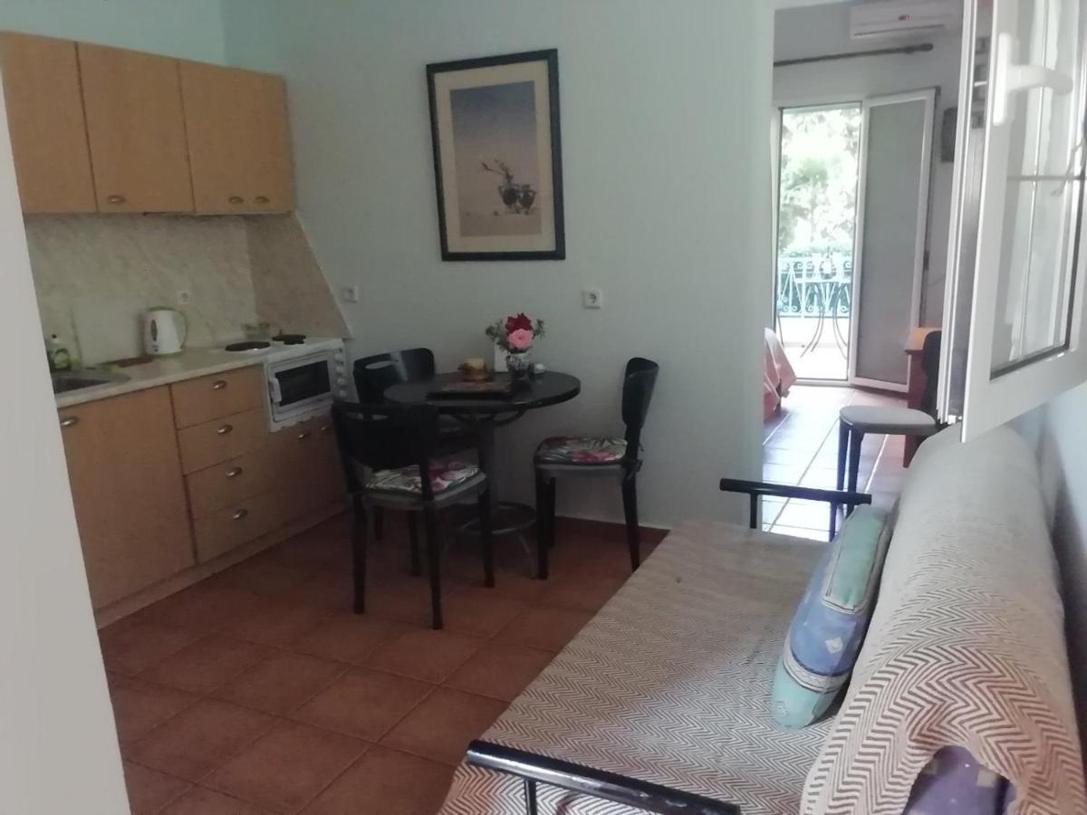 Poseidon Apartments Агиос-Гордиос Экстерьер фото
